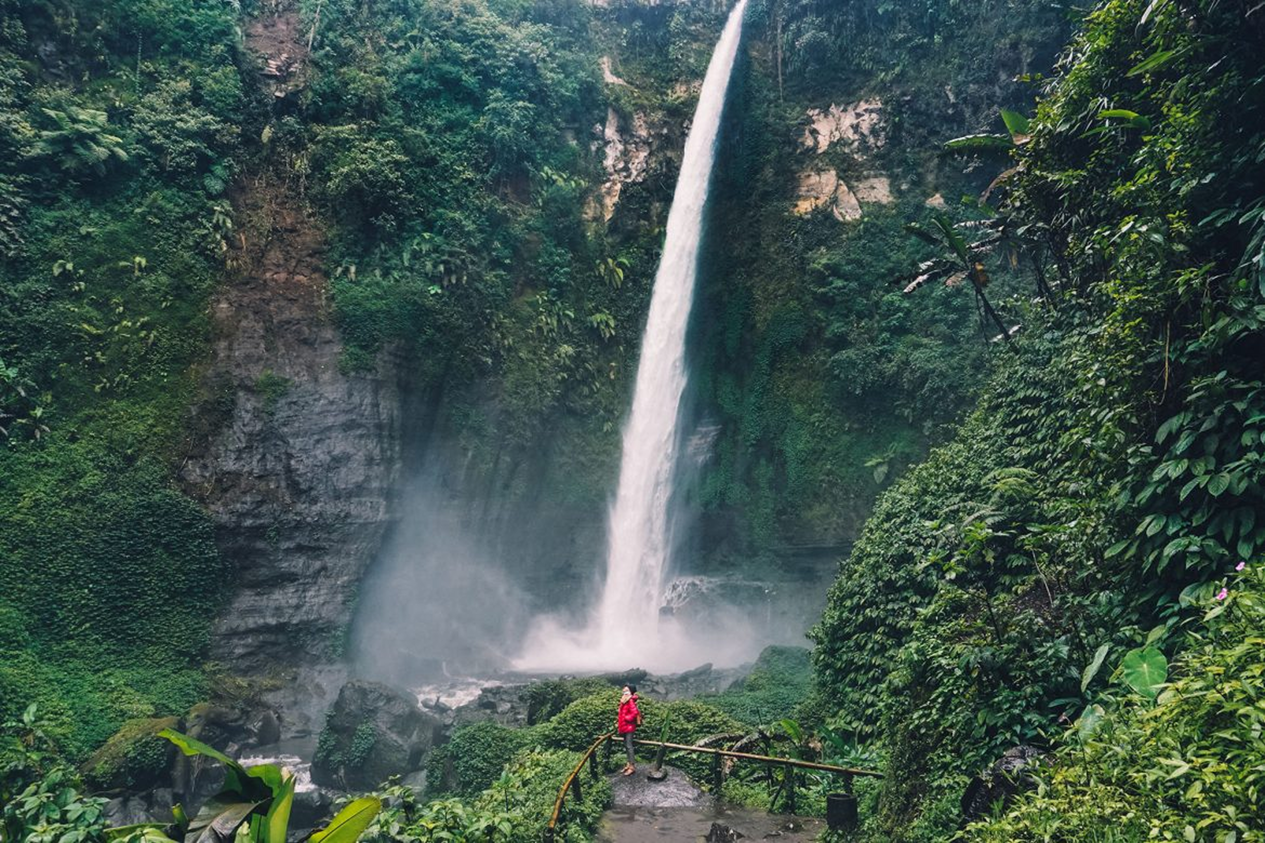 Coban Pelangi - Air Terjun dengan Pelangi